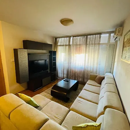 Apartment One Bedroom In Urban Area